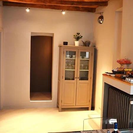La Contrada Apartment *
